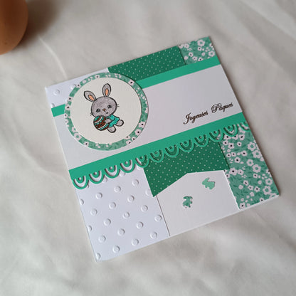 carte Joyeuses Pâques fait main de L’Atelier de Lili la souris, carte Joyeuses Pâques , carte de Pâques fait main, carte de Pâques artisanale, carte Pâques enfant, carte lapin de Pâques, carte de vœux Pâques, carte Pâques scrapbooking, carte Pâques originale, carte Pâques artisanale , carte Pâques avec lapin, carte Joyeuses Pâques fait main artisanale, carte de Pâques scrapbooking, carte de Pâques jaune, carte Pâques enfant fait main, carte Pâques originale enfant, carte de Pâques lapin mignon, carte Pâques