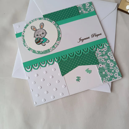carte Joyeuses Pâques fait main de L’Atelier de Lili la souris, carte Joyeuses Pâques , carte de Pâques fait main, carte de Pâques artisanale, carte Pâques enfant, carte lapin de Pâques, carte de vœux Pâques, carte Pâques scrapbooking, carte Pâques originale, carte Pâques artisanale , carte Pâques avec lapin, carte Joyeuses Pâques fait main artisanale, carte de Pâques scrapbooking, carte de Pâques jaune, carte Pâques enfant fait main, carte Pâques originale enfant, carte de Pâques lapin mignon, carte Pâques