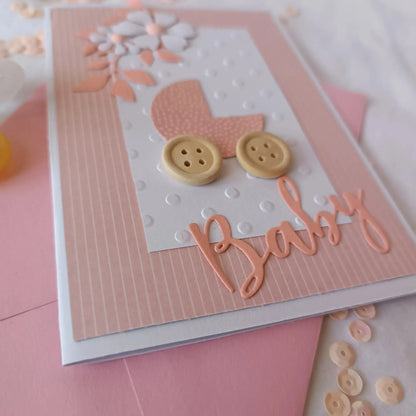 carte de naissance rose de L’Atelier de Lili la souris - Félicitation naissance - carte de naissance - jolie carte de naissance - félicitation pour le bébé - idée cadeau bébé - cadeau naissance - heureuse naissance - nouveau-né - cadeau nourrisson - cadeau bébé fille - carte naissance personnalisé - cadeau naissance personnalisé