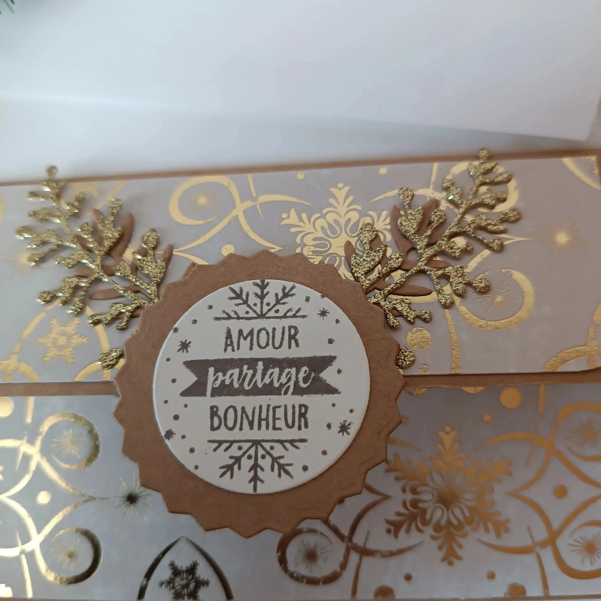 pochette carte-cadeau de noel - carte de voeux 2024 - idée cadeau noel - noel 2024 - cadeau noel 2024 - carte de noel -pochette carte-cadeau de noel kraft et or de L’Atelier de Lili la souris