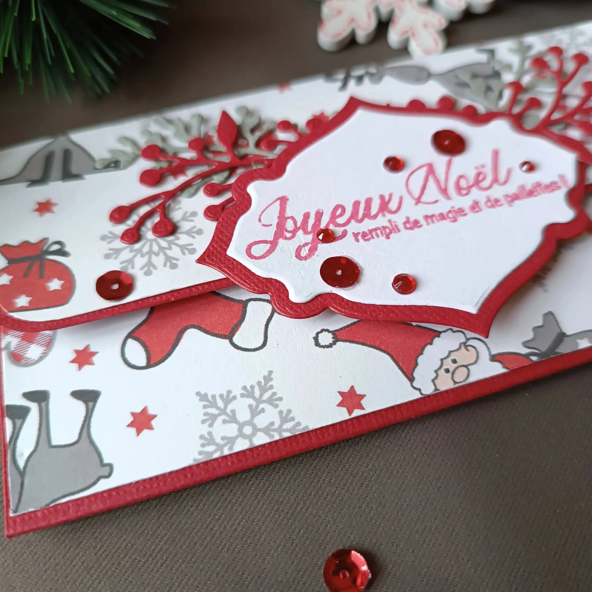 pochette carte-cadeau de noel - carte de voeux 2024 - idée cadeau noel - noel 2024 - cadeau noel 2024 - carte de noel -pochette carte-cadeau de noel rouge et blanche de L’Atelier de Lili la souris