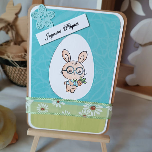 carte Joyeuses Pâques fait main de L’Atelier de Lili la souris, carte Joyeuses Pâques , carte de Pâques fait main, carte de Pâques artisanale, carte Pâques enfant, carte lapin de Pâques, carte de vœux Pâques, carte Pâques scrapbooking, carte Pâques originale, carte Pâques artisanale , carte Pâques avec lapin, carte Joyeuses Pâques fait main artisanale, carte de Pâques scrapbooking, carte de Pâques jaune, carte Pâques enfant fait main, carte Pâques originale enfant, carte de Pâques lapin mignon, carte Pâques