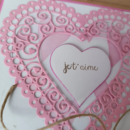 carte de Saint-Valentin artisanale rose- carte de Saint-Valentin faite main - carte Saint-Valentin personnalisée -carte de vœux Saint-Valentin - carte amour artisanale - carte je t’aime artisanale -carte romantique faite main -carte Saint-Valentin originale - carte Saint-Valentin couple - carte de Saint-Valentin artisanale personnalisée - carte Saint-Valentin cœur rose - carte Saint-Valentin scrapbooking - carte de Saint-Valentin avec prénom - carte faite main pour la Saint-Valentin - carte artisanale pour 
