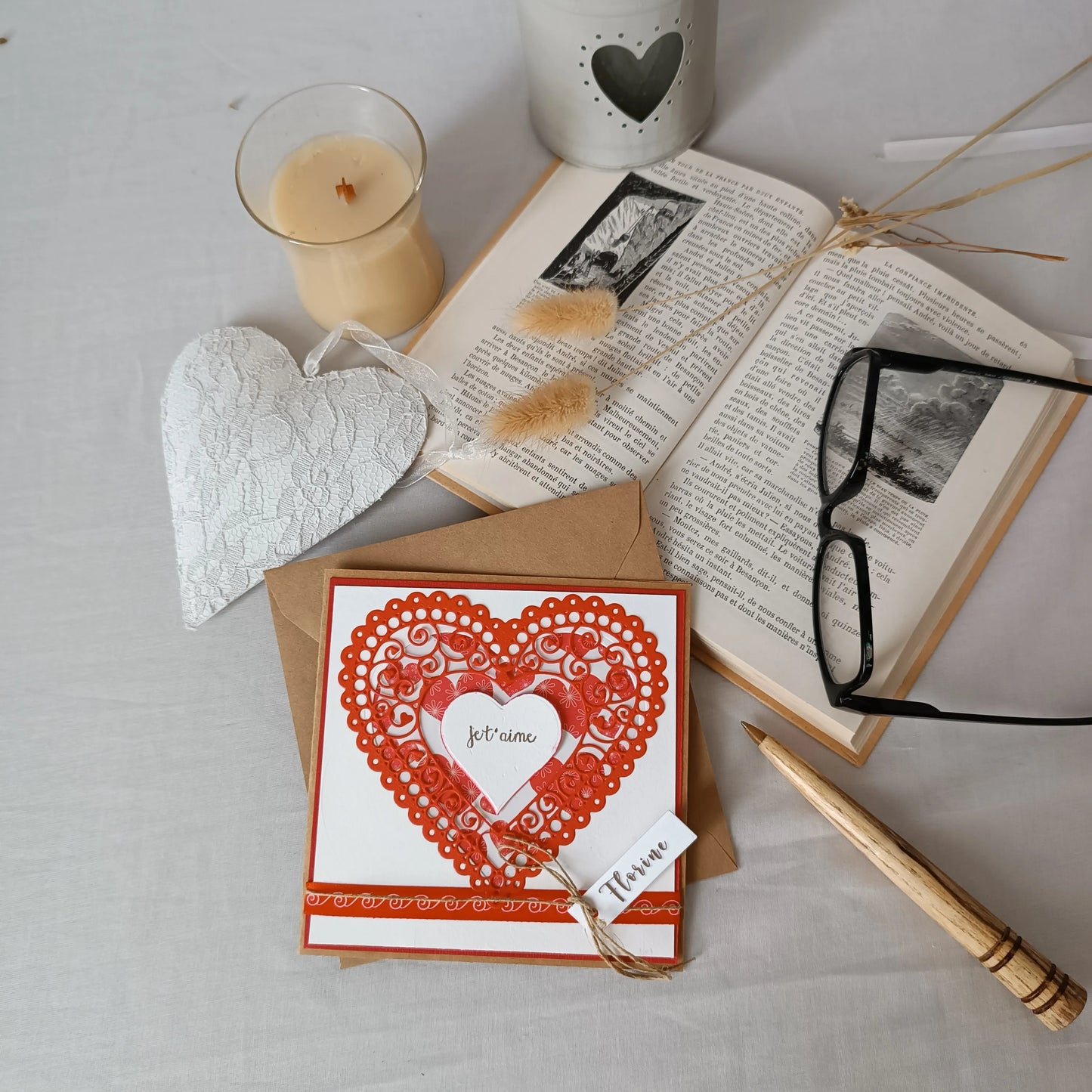 carte de Saint-Valentin artisanale rouge - carte de Saint-Valentin faite main - carte Saint-Valentin personnalisée -carte de vœux Saint-Valentin - carte amour artisanale - carte je t’aime artisanale -carte romantique faite main -carte Saint-Valentin originale - carte Saint-Valentin couple - carte de Saint-Valentin artisanale personnalisée - carte Saint-Valentin cœur rose - carte Saint-Valentin scrapbooking - carte de Saint-Valentin avec prénom - carte faite main pour la Saint-Valentin - carte artisanale pou