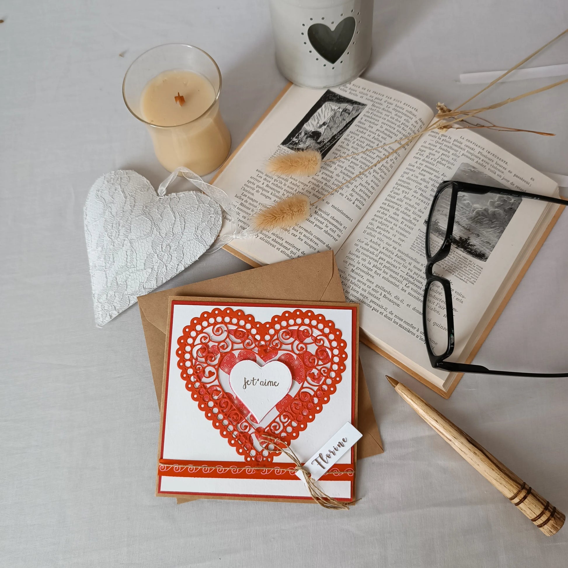 carte de Saint-Valentin artisanale rouge - carte de Saint-Valentin faite main - carte Saint-Valentin personnalisée -carte de vœux Saint-Valentin - carte amour artisanale - carte je t’aime artisanale -carte romantique faite main -carte Saint-Valentin originale - carte Saint-Valentin couple - carte de Saint-Valentin artisanale personnalisée - carte Saint-Valentin cœur rose - carte Saint-Valentin scrapbooking - carte de Saint-Valentin avec prénom - carte faite main pour la Saint-Valentin - carte artisanale pou