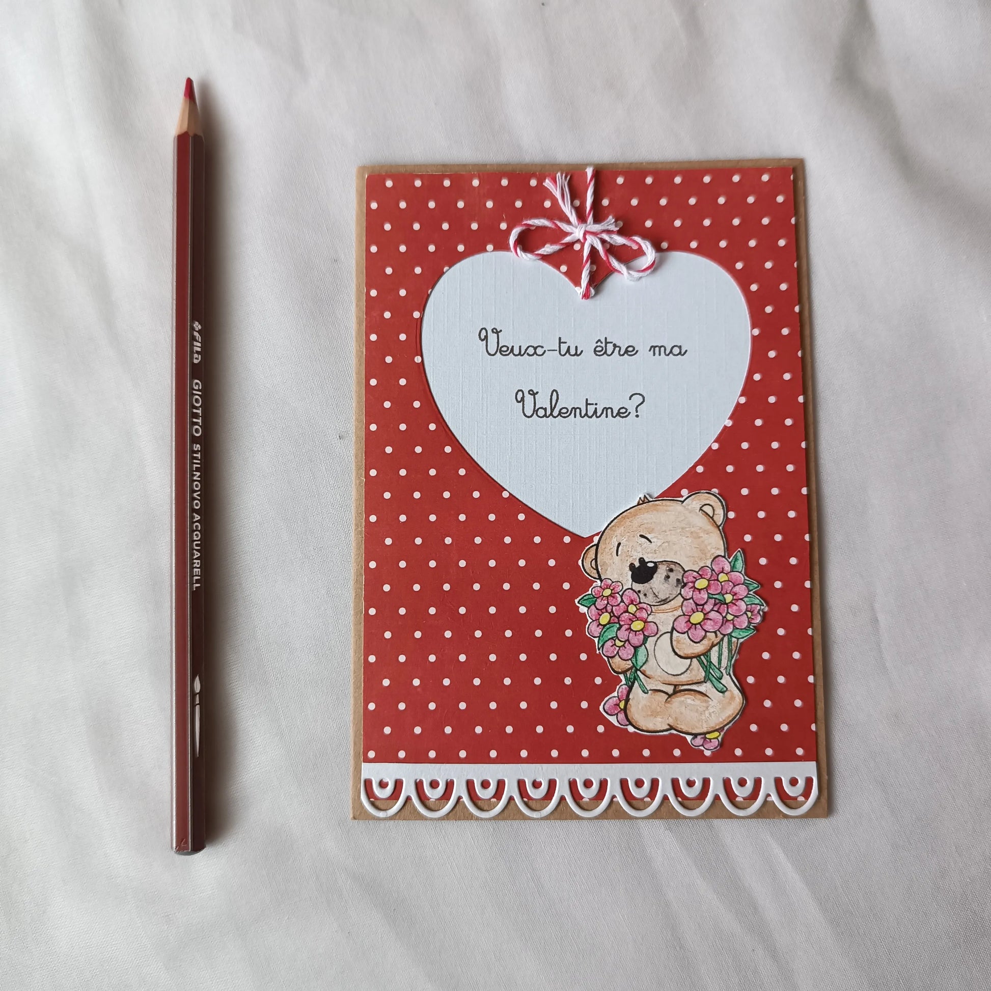 Carte de saint valentin rouge – l’atelier de lili la souris - carte artisanale saint valentin – carte saint valentin scrapbooking - cadeau saint valentin - idée cadeau saint valentin- cadeau saint valentin femme - cadeau saint valentin homme - carte de saint valentin - saint valentin - cadeau saint valentin ado - carte amoureux - carte d amour, - je t aime - fêter l amour - célébrer l amour