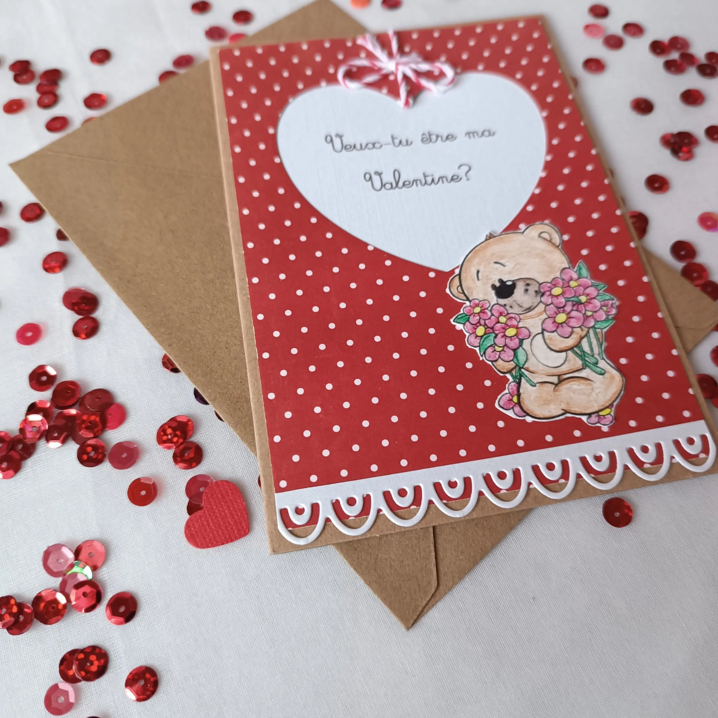 Carte de saint valentin rouge – l’atelier de lili la souris - carte artisanale saint valentin – carte saint valentin scrapbooking - cadeau saint valentin - idée cadeau saint valentin- cadeau saint valentin femme - cadeau saint valentin homme - carte de saint valentin - saint valentin - cadeau saint valentin ado - carte amoureux - carte d amour, - je t aime - fêter l amour - célébrer l amour