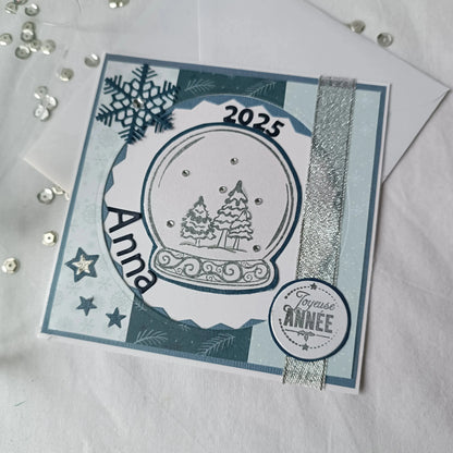 Carte de vœux bonne année personnalisée bleu de L’Atelier de Lili la souris - Carte de vœux 2025 boule à neige - carte bonne année 2025 - Carte bonne année - meilleurs vœux 2025 - carte de nouvel an - vœux de nouvel an - nouvel année 2025 - meilleurs vœux 2025 - présenter vœux 2025 - bonne année 2025 - carte de vœux année 2025 - vœux 2025