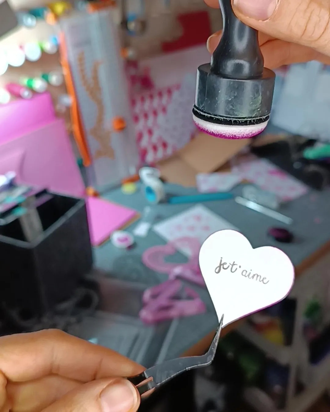 Image des coulisses de l'atelier de lili la souris - création de la collection 2026 Saint valentin - A COEUR OUVERT