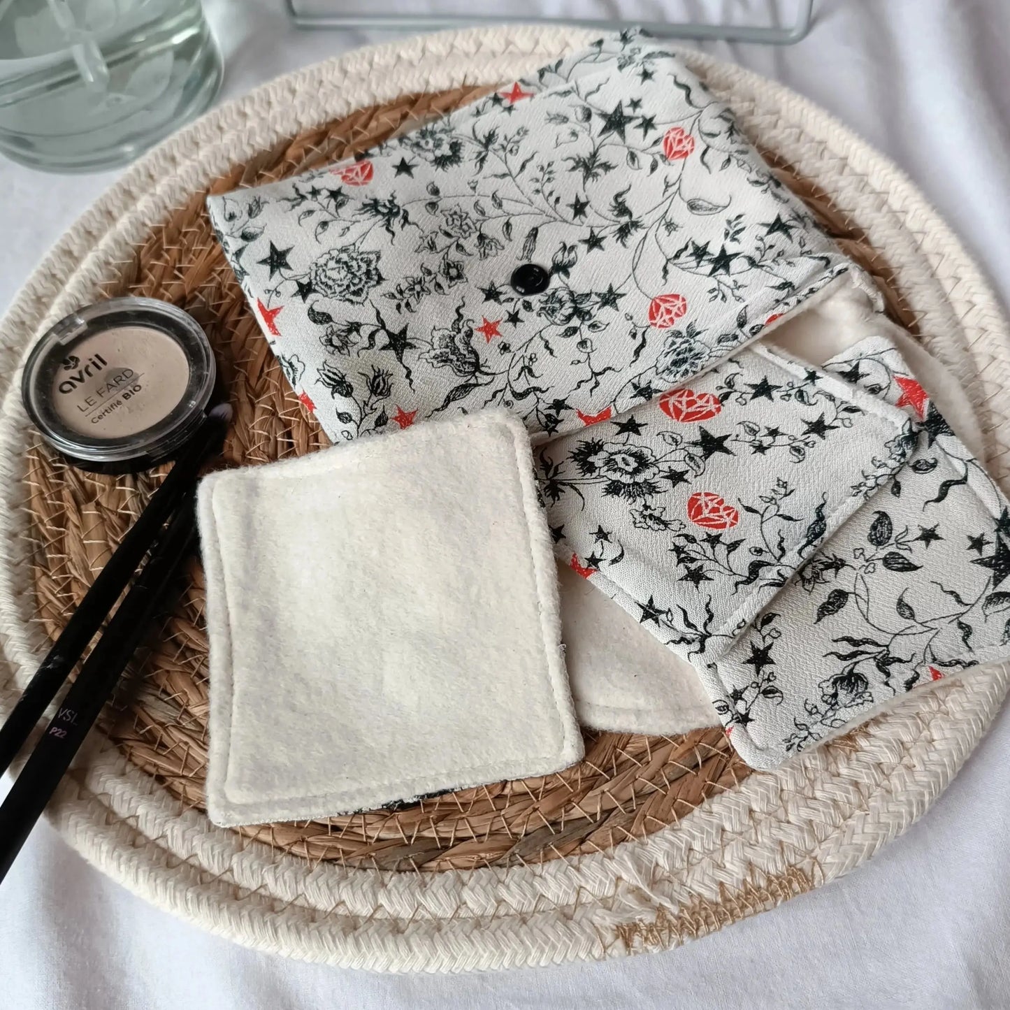Lingettes démaquillantes / lingettes lavables / lingettes réutilisable / accessoires zéro déchet / lingettes écoresponsable / lingettes éponge de bambou / lingette démaquillante lavable / lot de 3 lingettes démaquillantes lavables / pochette et lingettes démaquillantes
