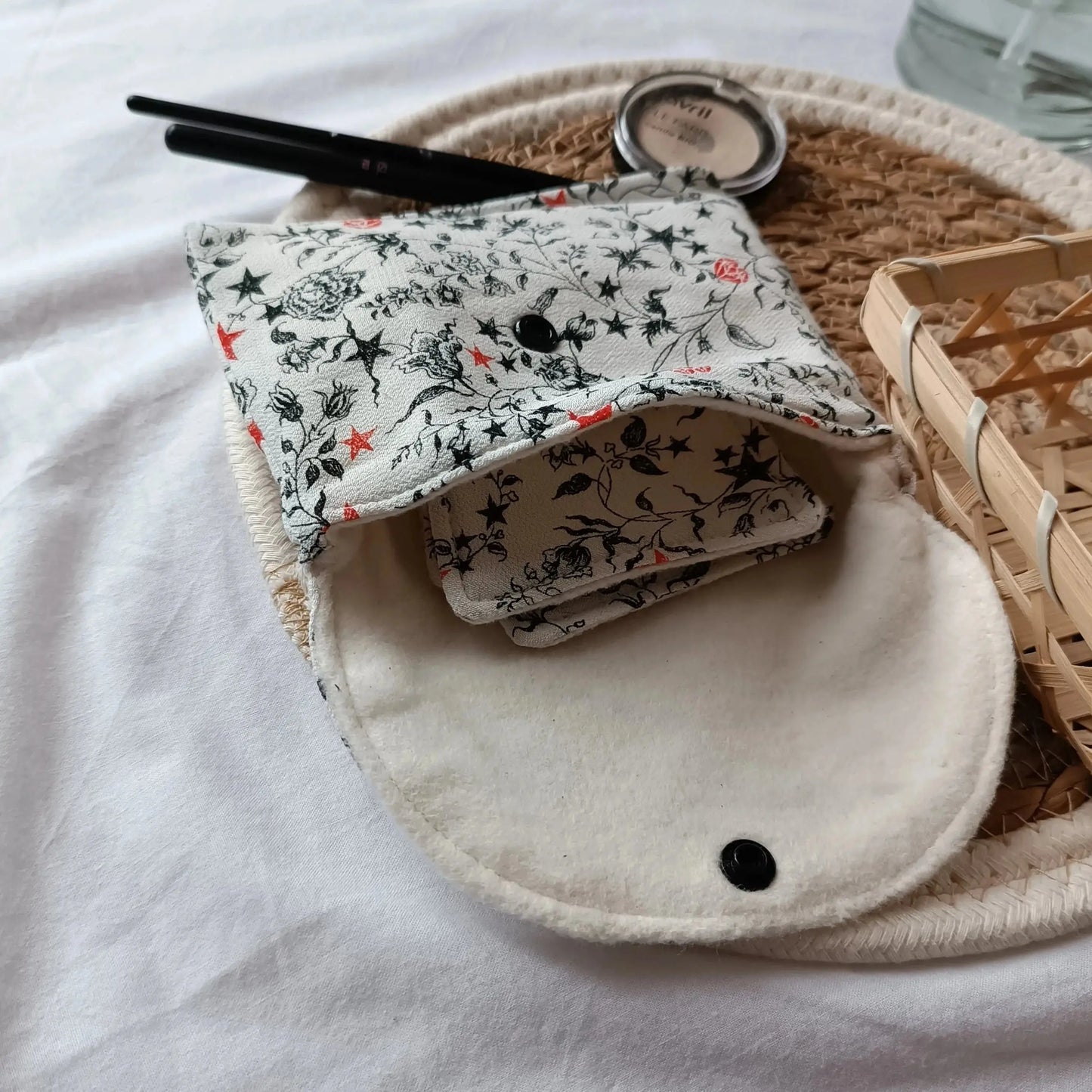 Lingettes démaquillantes / lingettes lavables / lingettes réutilisable / accessoires zéro déchet / lingettes écoresponsable / lingettes éponge de bambou / lingette démaquillante lavable / lot de 3 lingettes démaquillantes lavables / pochette et lingettes démaquillantes