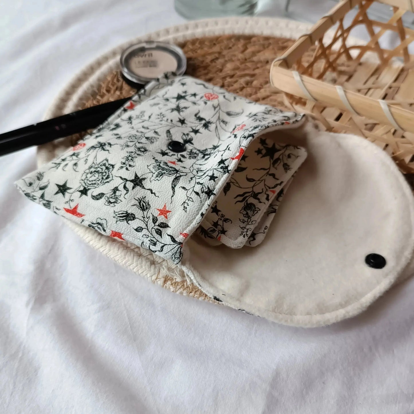Lingettes démaquillantes / lingettes lavables / lingettes réutilisable / accessoires zéro déchet / lingettes écoresponsable / lingettes éponge de bambou / lingette démaquillante lavable / lot de 3 lingettes démaquillantes lavables / pochette et lingettes démaquillantes