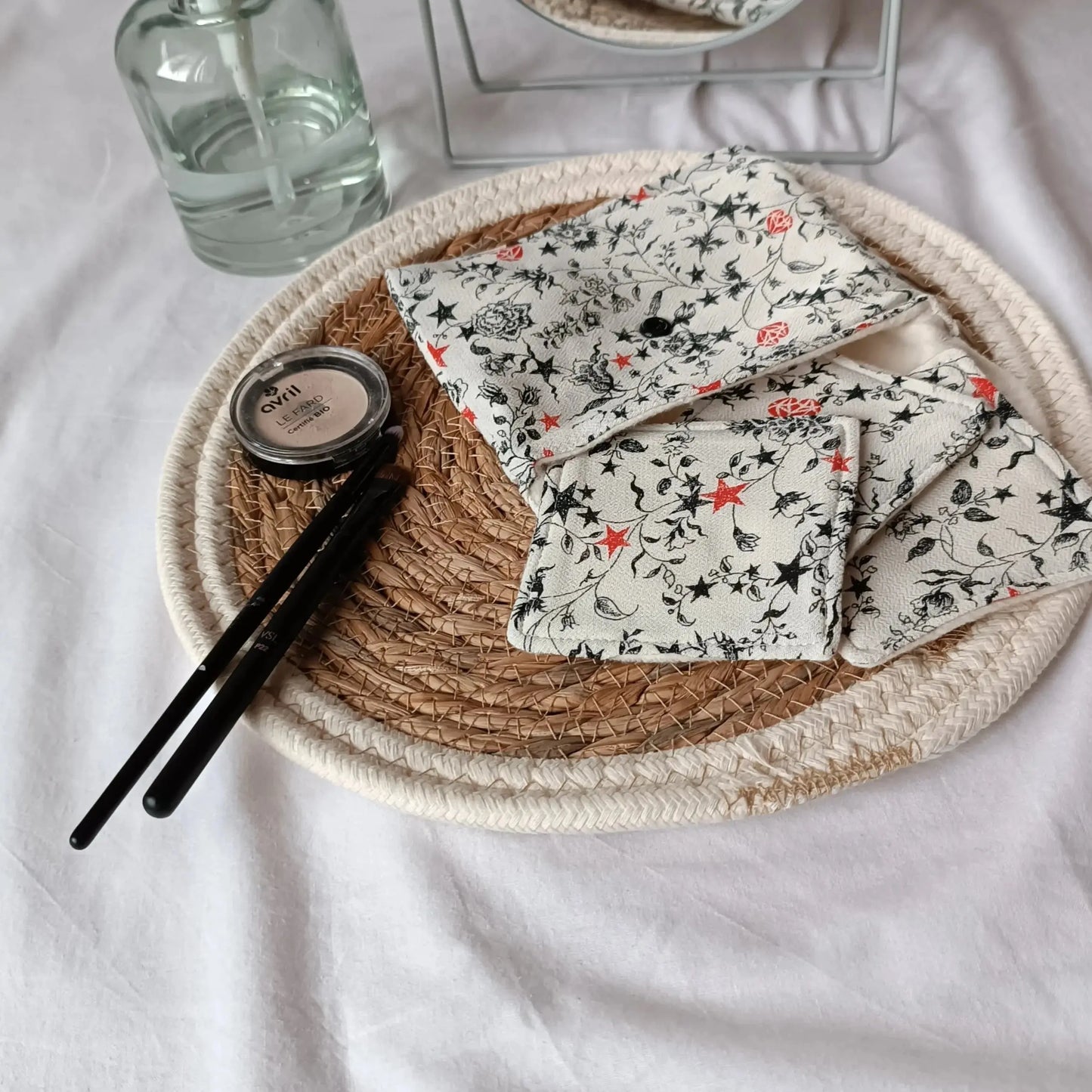 Lingettes démaquillantes / lingettes lavables / lingettes réutilisable / accessoires zéro déchet / lingettes écoresponsable / lingettes éponge de bambou / lingette démaquillante lavable / lot de 3 lingettes démaquillantes lavables / pochette et lingettes démaquillantes